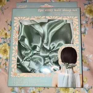 Studio Dry Green Satin Hair Sleep Set Bow & Hair Cover New